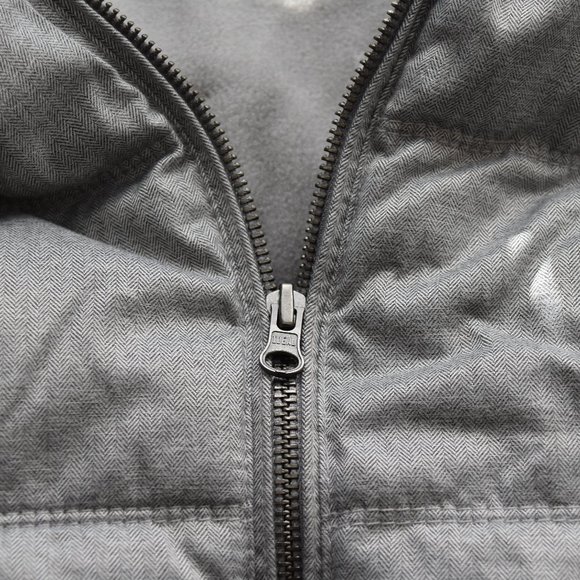 ✨ EUC Old Navy Zip Up Puff Vest XL - Picture 5 of 8